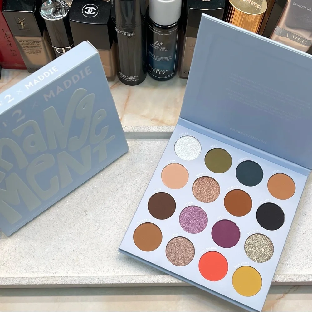 VAULTED ~ Morphe2 x Maddie Ziegler ~ ‘CHANGEMENT’ Eyeshadow Artistry Palette NIB
